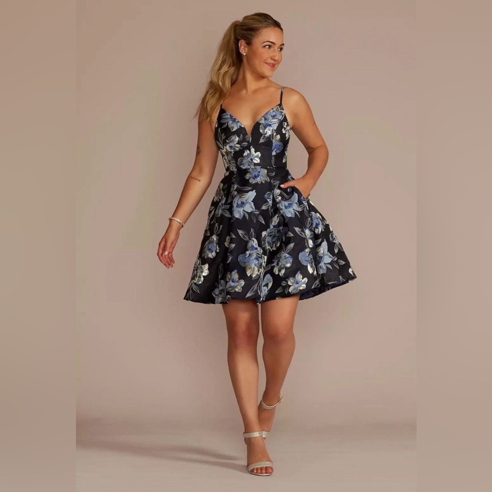 Jules & Cleo Chic Navy Floral Mini Dress